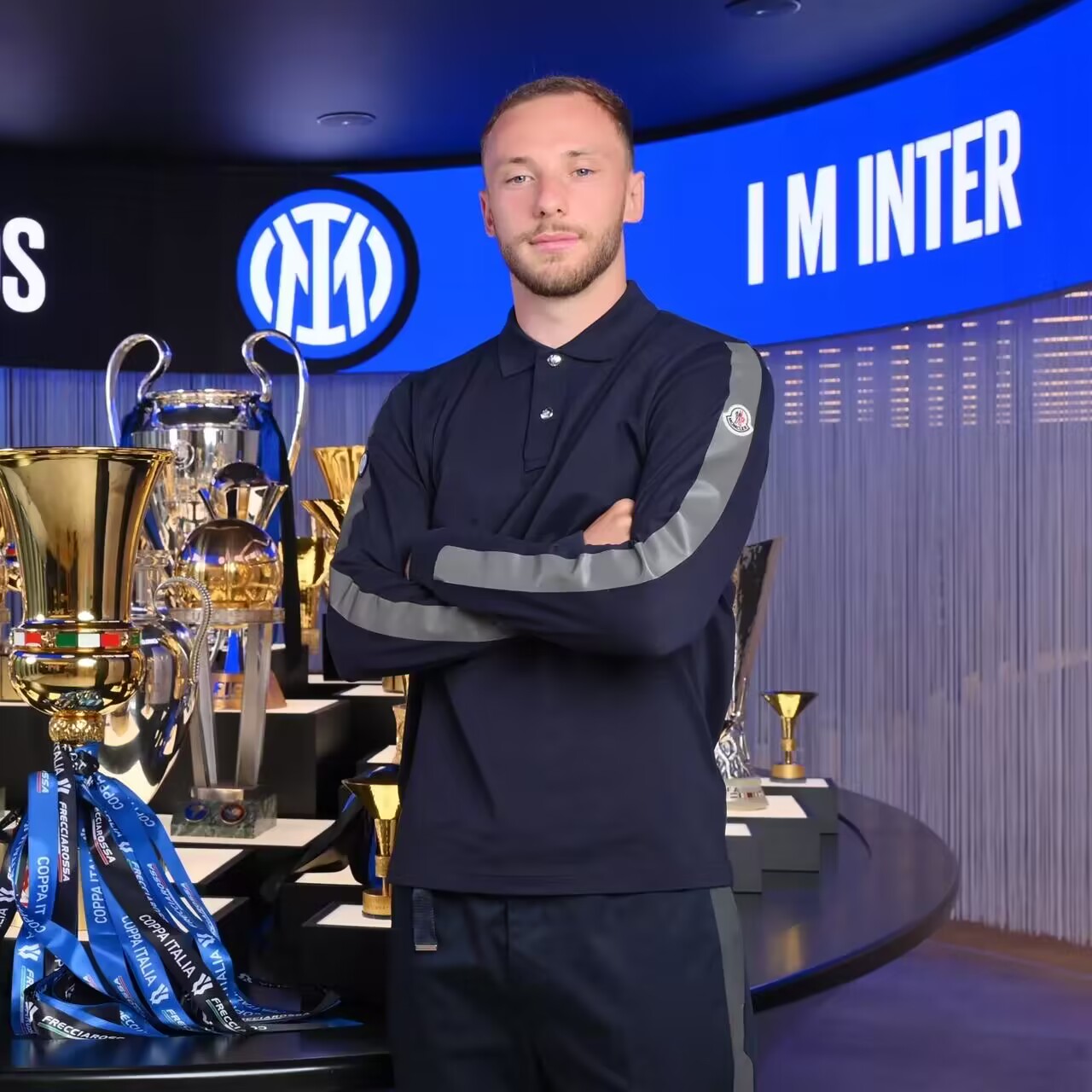 巴西官方:国米后卫奥古斯托首次入选巴西国家队,替代受伤的洛迪